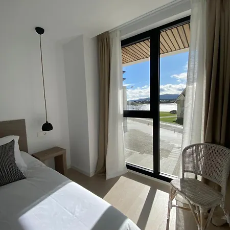 A Estrenar En Cofradia Deluxe フォス